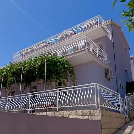 Apartment Bertie's *